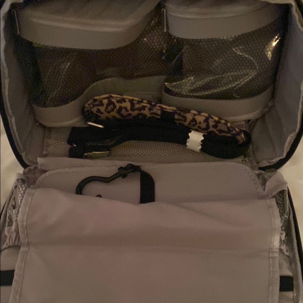 Leopard Print Travel Bag - Picture 4 of 4